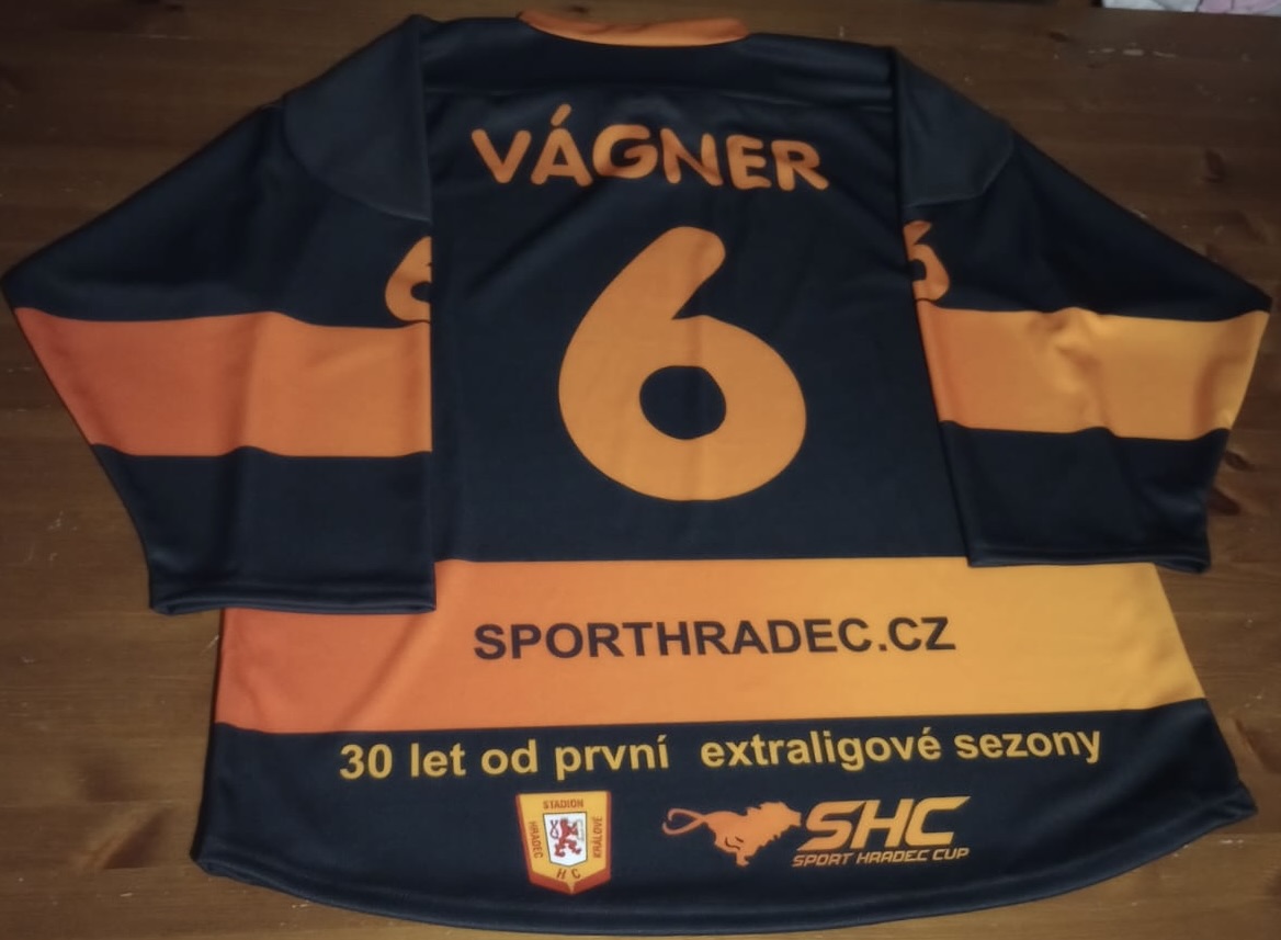 Martin Vágner - Speciální dres Sport Hradec Cup Teamu k výročí 30 let od první Extraligové sezóny v Hradci Králové photo